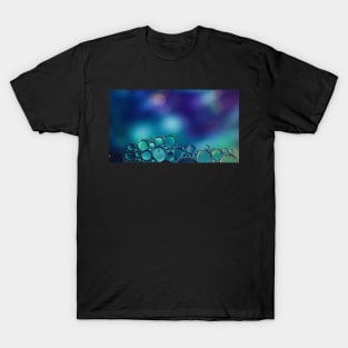 Colorful blurry background, ornament made of soft clear bubbles T-Shirt